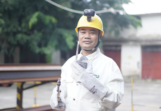 乐天使员工李勇:全国表彰！乐天使员工李勇荣膺全国劳动模范